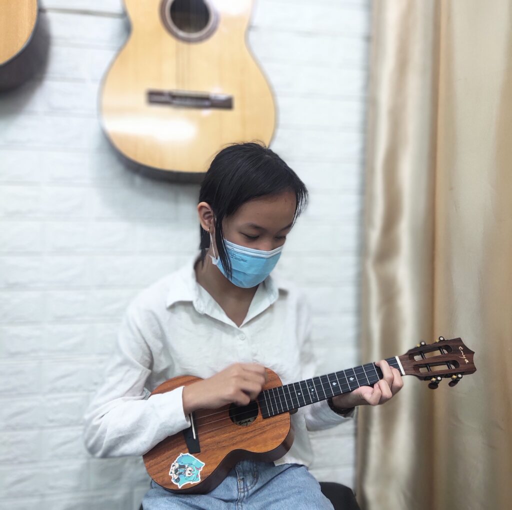lop ukulele quan 8 lớp ukulele quận 8