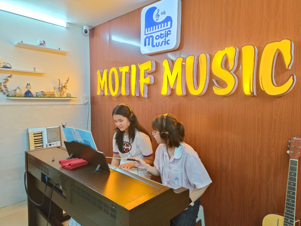lop học đàn linh hoạt quận 8